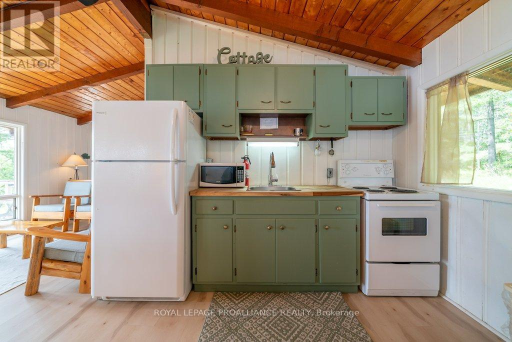 1056 A Glass Lane, North Frontenac, Ontario  K0H 1J0 - Photo 22 - X12300963