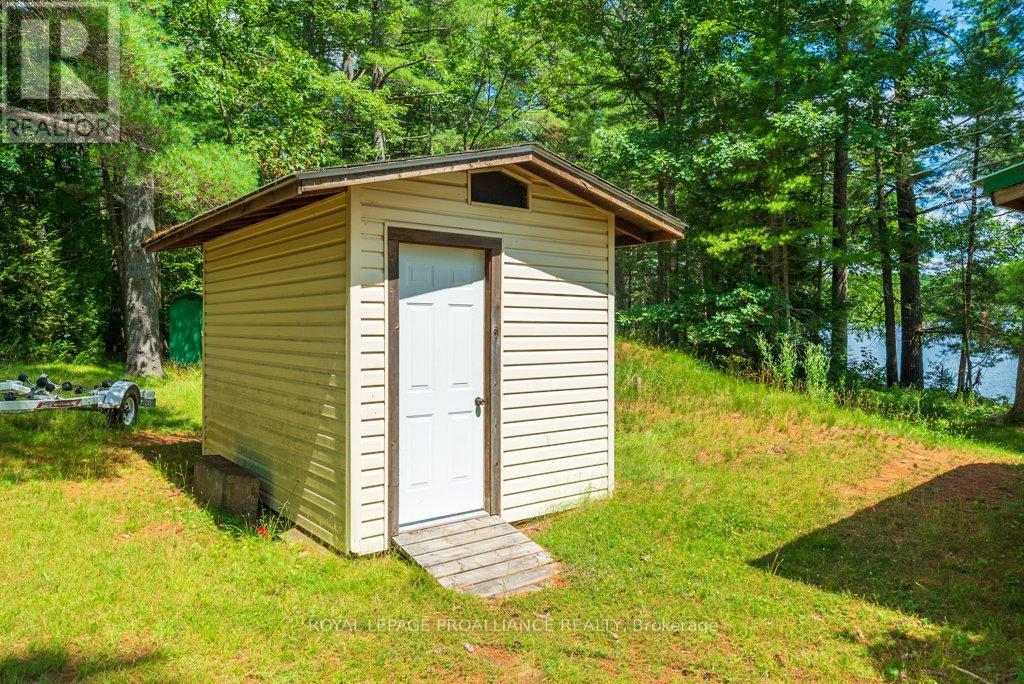 1056 A Glass Lane, North Frontenac, Ontario  K0H 1J0 - Photo 40 - X12300963