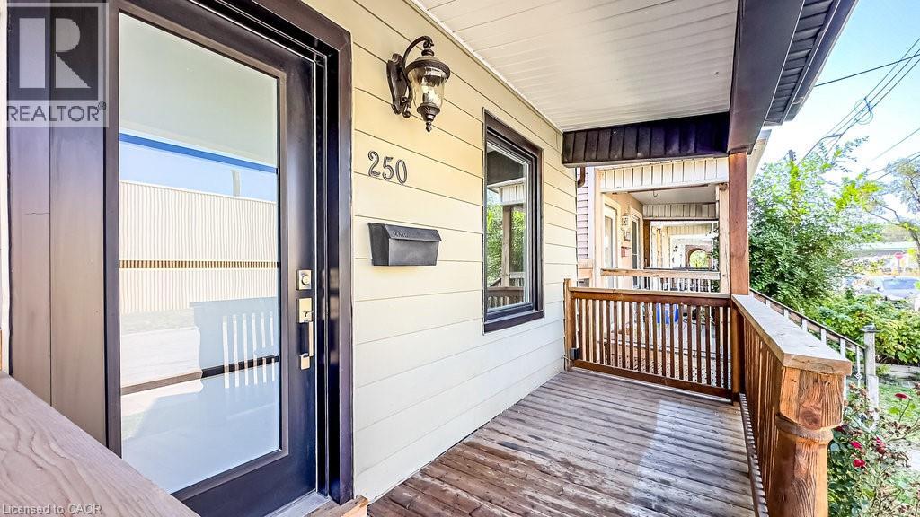 250 Avondale Street, Hamilton, Ontario  L8L 7C5 - Photo 2 - 40785137