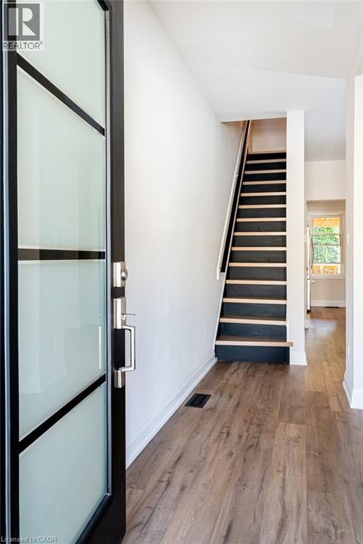 250 Avondale Street, Hamilton, Ontario  L8L 7C5 - Photo 4 - 40785137