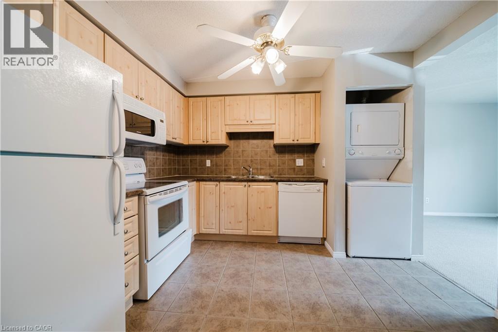 331 Northlake Drive Unit# 10, Waterloo, Ontario  N2V 1Z1 - Photo 3 - 40751457