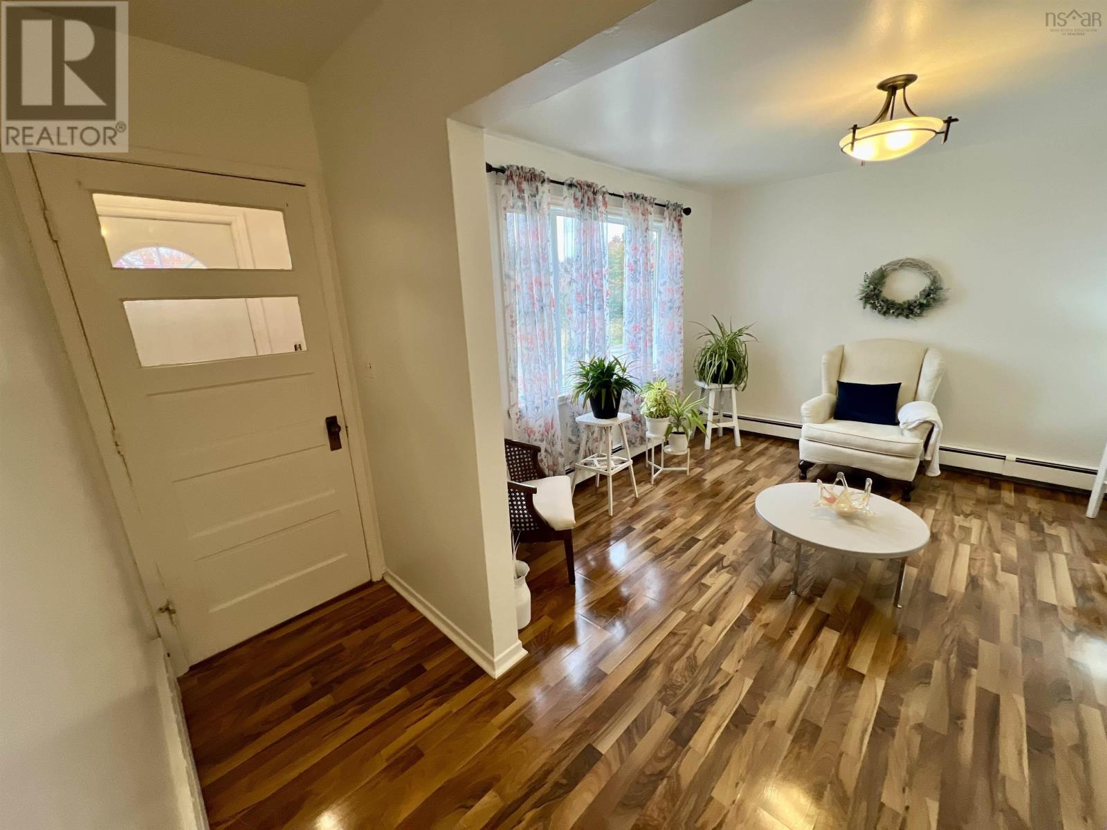 60 Crestdale Drive, Sydney Forks, Nova Scotia  B1L 1A1 - Photo 12 - 202525977