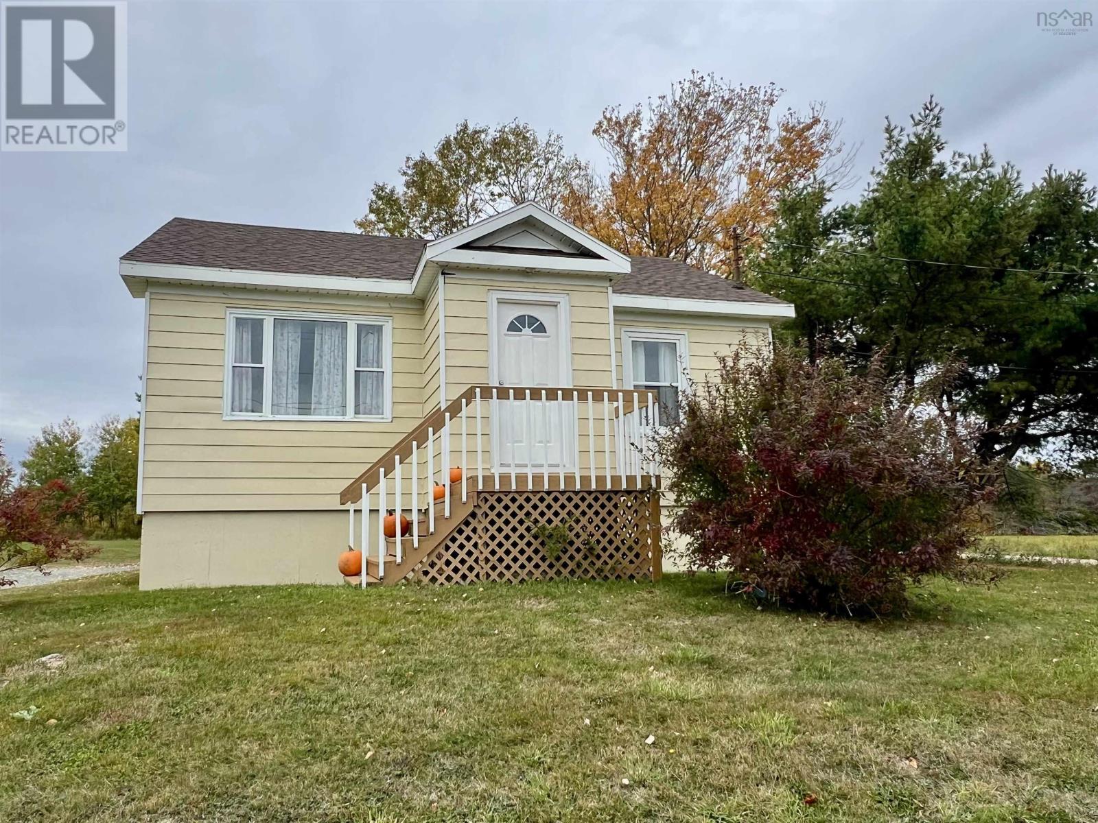 60 Crestdale Drive, Sydney Forks, Nova Scotia  B1L 1A1 - Photo 6 - 202525977