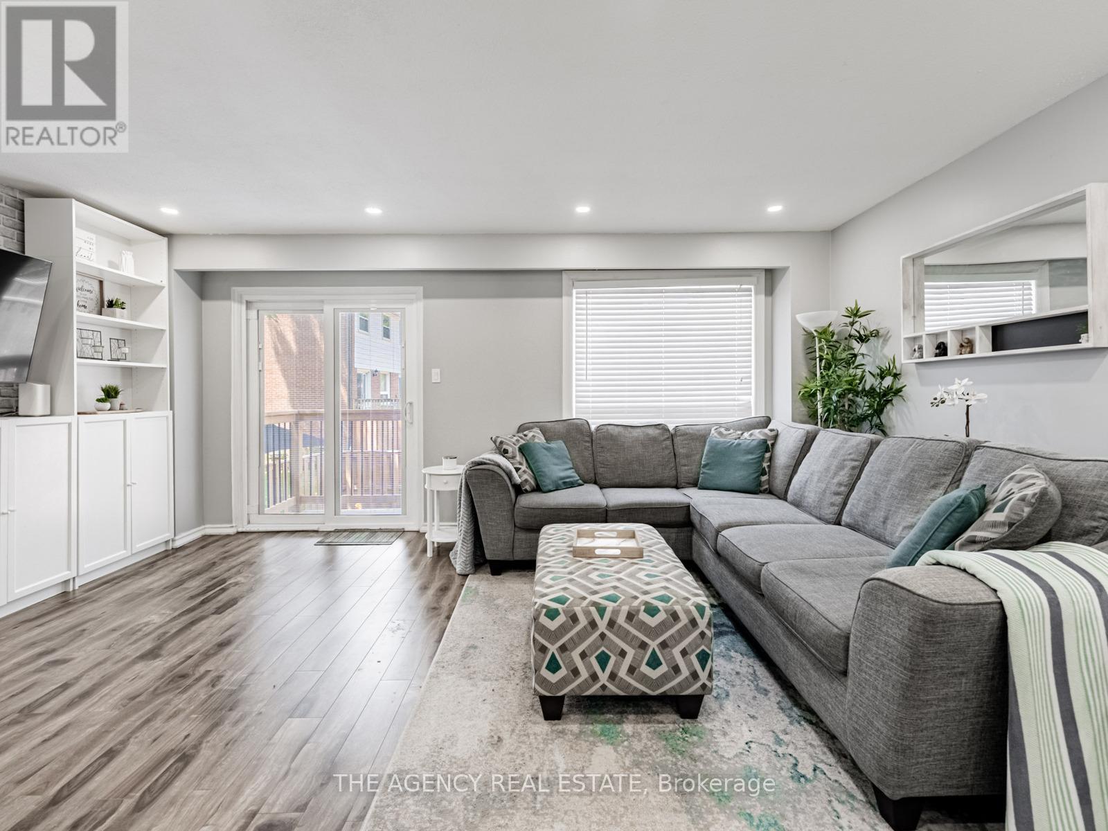 4 - 2445 Homelands Drive, Mississauga (Sheridan), Ontario  L5K 2C6 - Photo 8 - W12503100