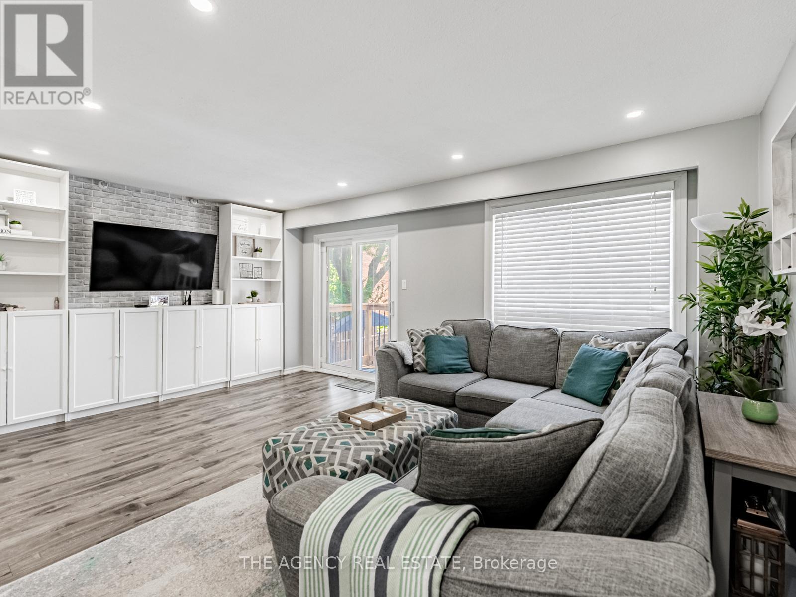 4 - 2445 Homelands Drive, Mississauga (Sheridan), Ontario  L5K 2C6 - Photo 9 - W12503100