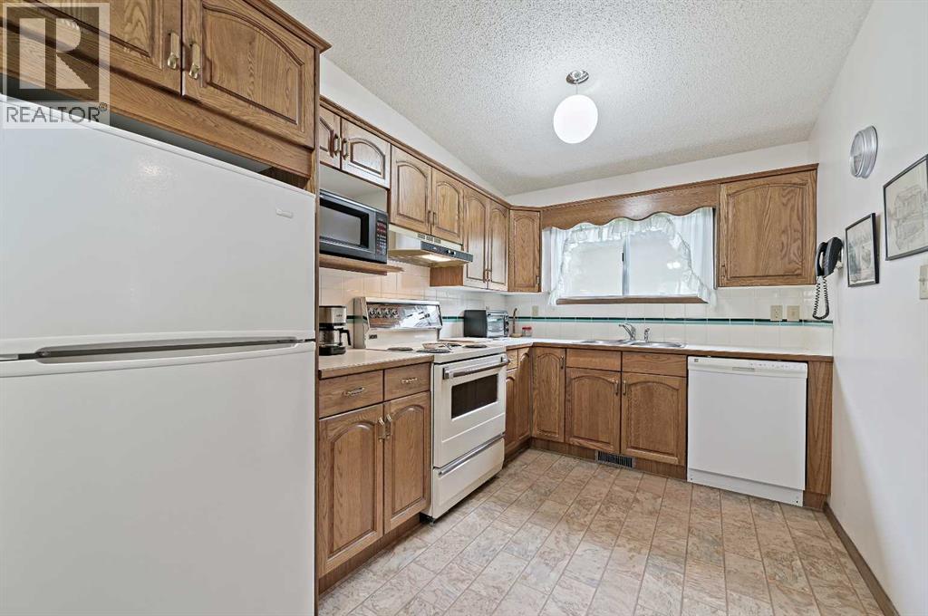 2528 17a Street Nw, Calgary, Alberta  T2M 3S6 - Photo 9 - A2252209