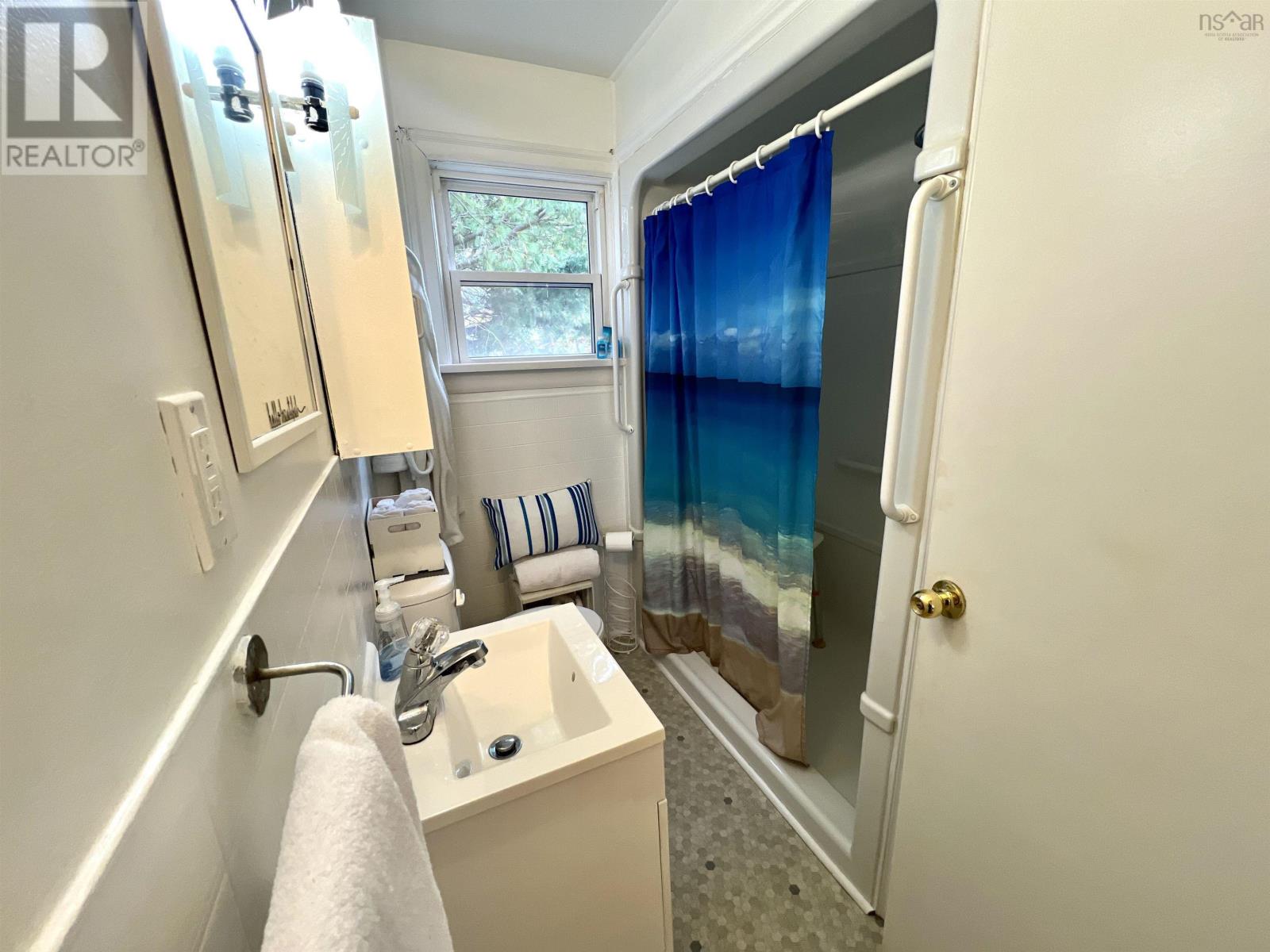 60 Crestdale Drive, Sydney Forks, Nova Scotia  B1L 1A1 - Photo 18 - 202525977