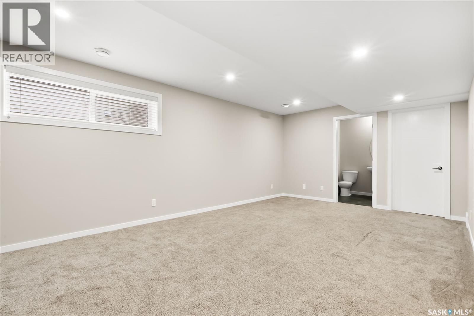 3917 James Hill Road, Regina, Saskatchewan  S4W 0N8 - Photo 25 - SK020064