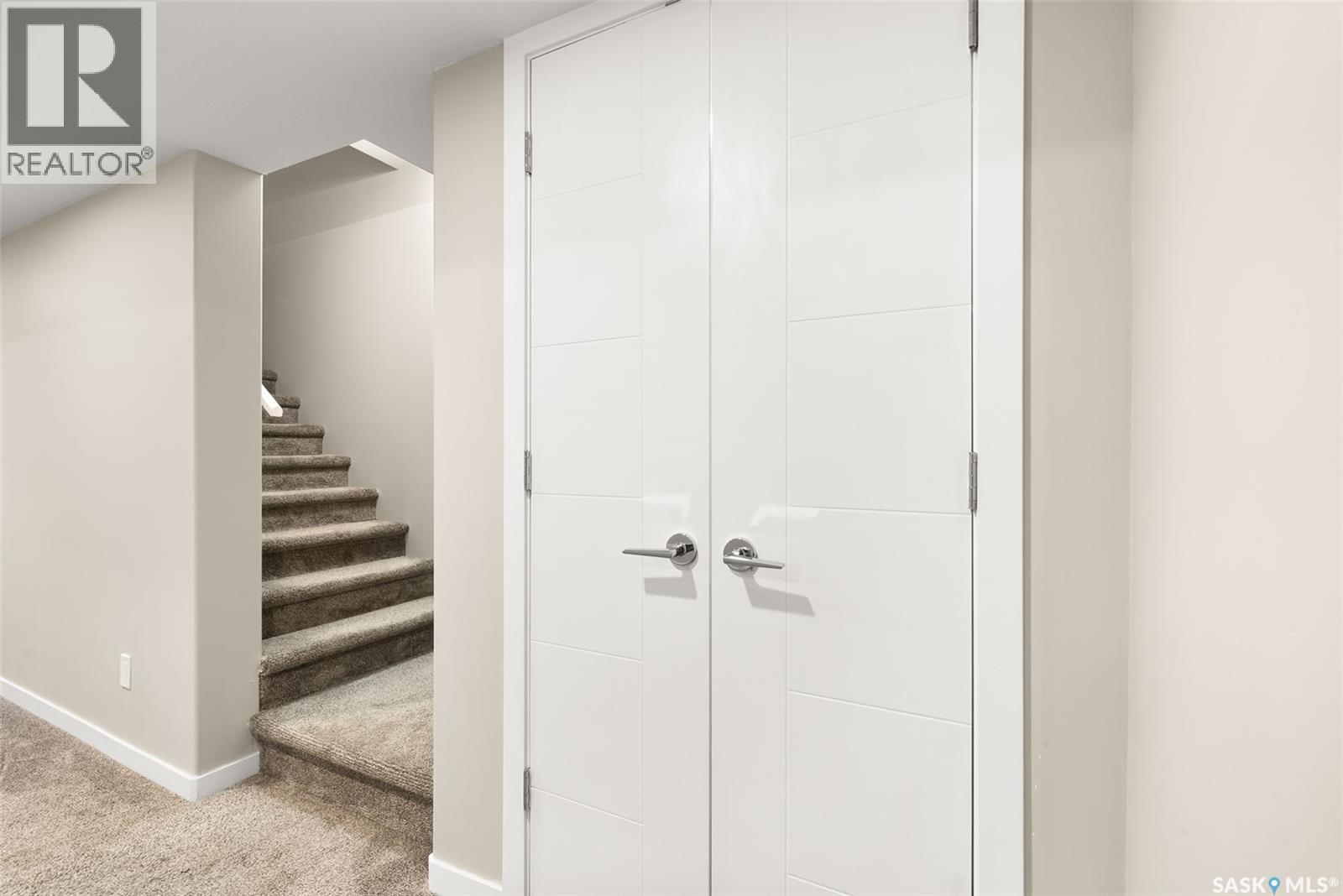 3917 James Hill Road, Regina, Saskatchewan  S4W 0N8 - Photo 28 - SK020064