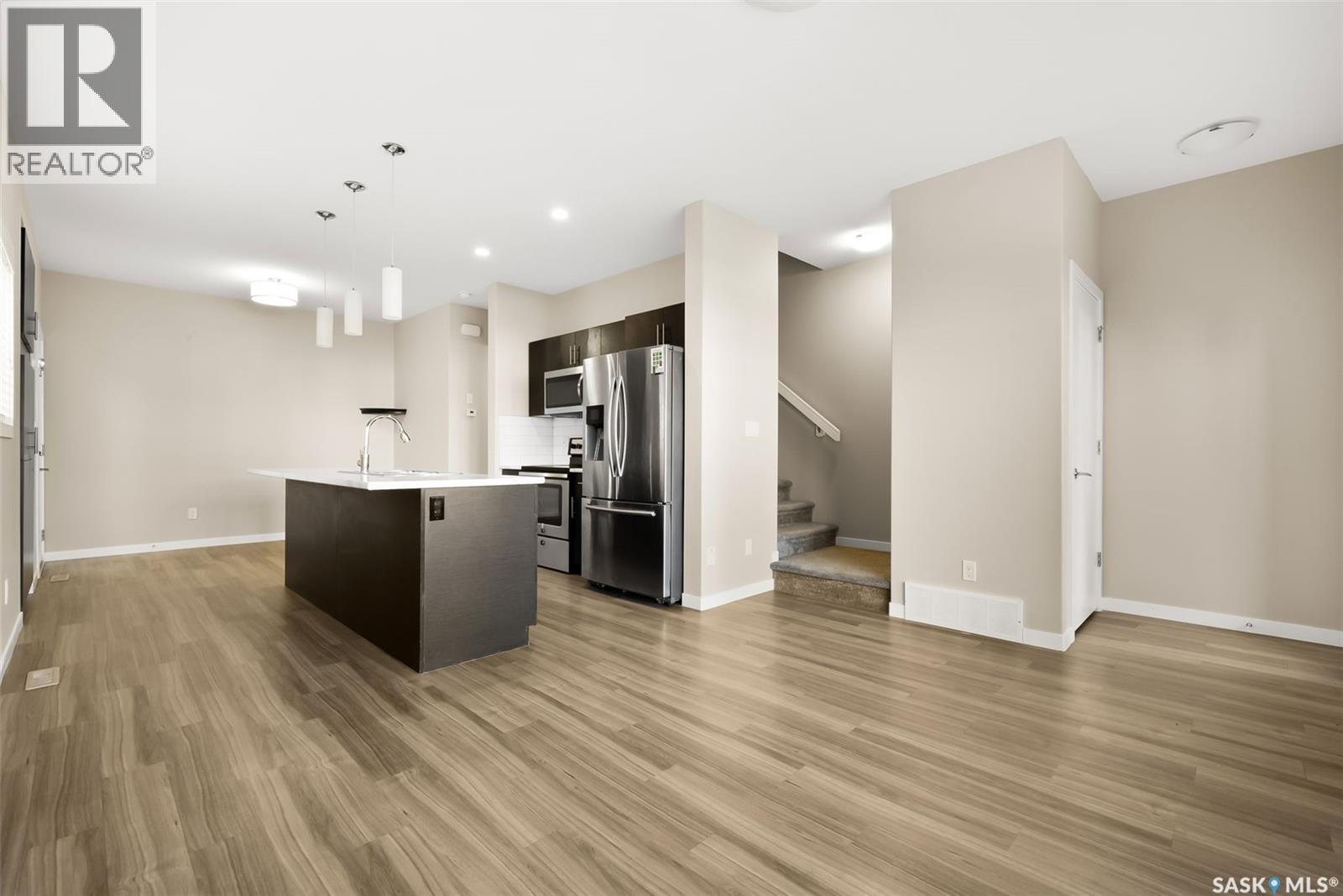 3917 James Hill Road, Regina, Saskatchewan  S4W 0N8 - Photo 5 - SK020064