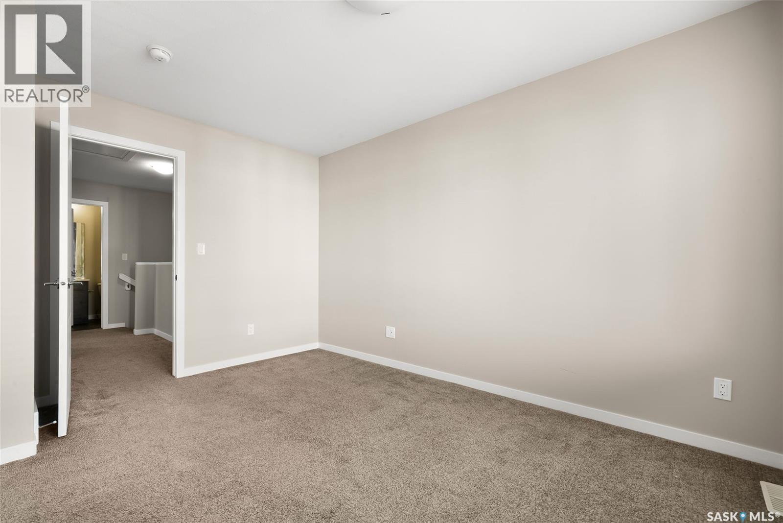 3917 James Hill Road, Regina, Saskatchewan  S4W 0N8 - Photo 16 - SK020064