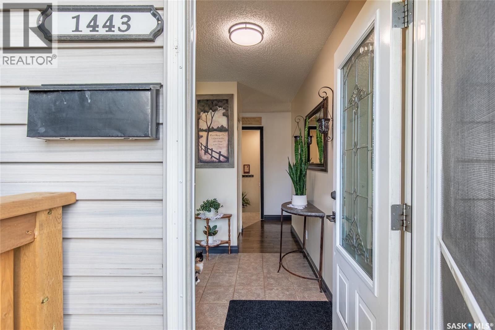 1443 Smith Street W, Moose Jaw, Saskatchewan  S6H 6W6 - Photo 4 - SK022243