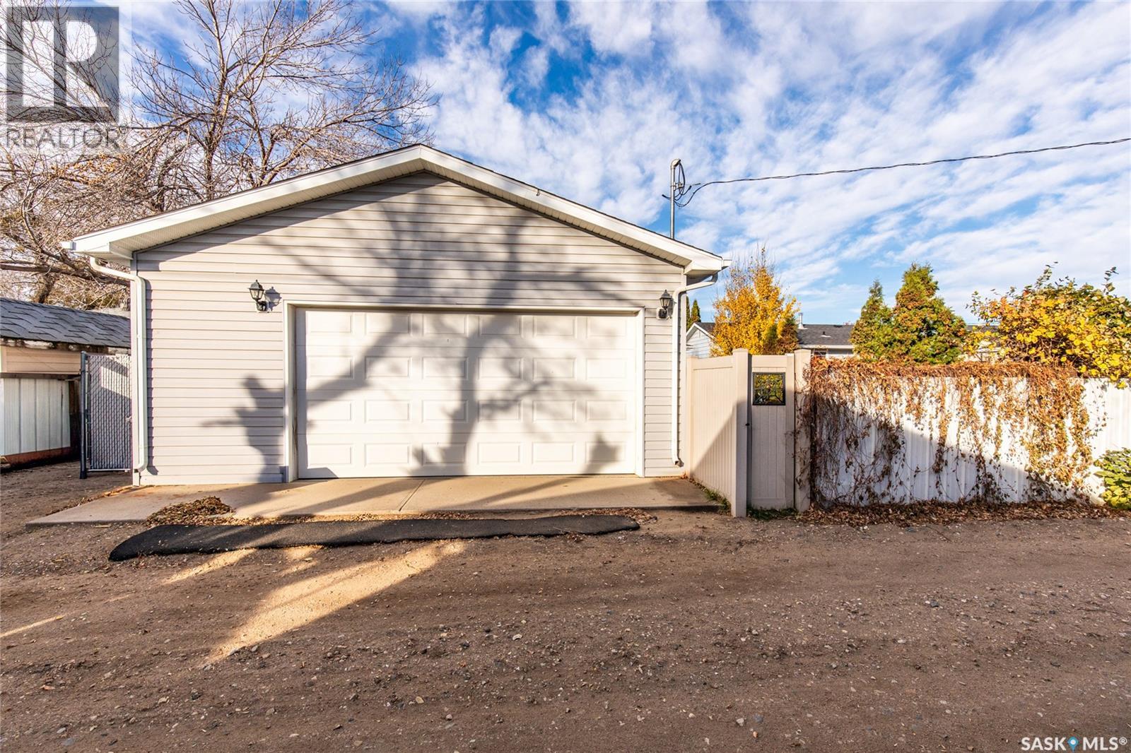 1443 Smith Street W, Moose Jaw, Saskatchewan  S6H 6W6 - Photo 47 - SK022243