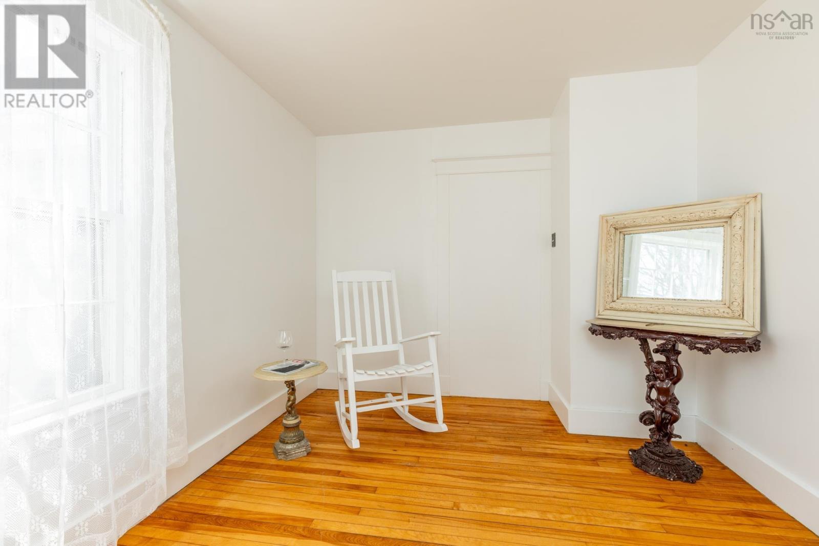 91 Cliff Street, Yarmouth, Nova Scotia  B5A 3J7 - Photo 10 - 202527103