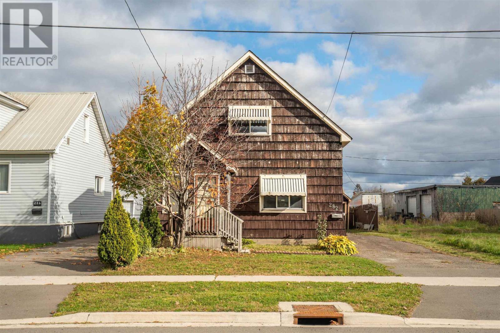 282 Sixth Ave, Sault Ste. Marie, Ontario  P6C 4K8 - Photo 2 - SM253162