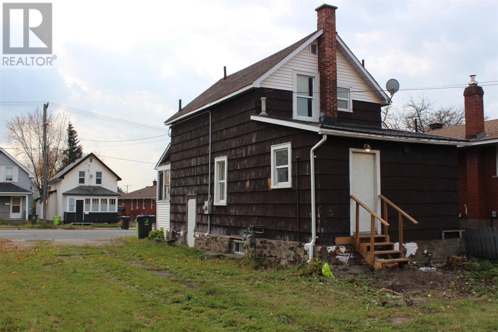 97 St Georges Ave, Sault Ste. Marie, Ontario  P6B 1X1 - Photo 12 - SM253163