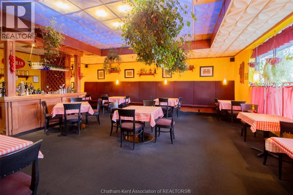 MLS# 25027832: 455 Grand AVENUE East, Chatham, Canada