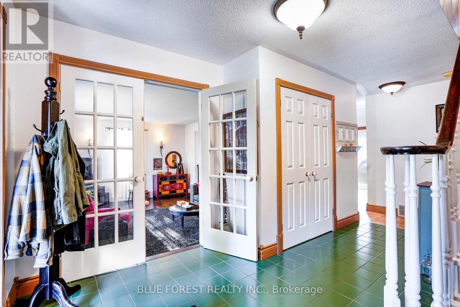 174 Mcarthur Street, Dutton/dunwich, Ontario  N0L 1J0 - Photo 4 - X12502918