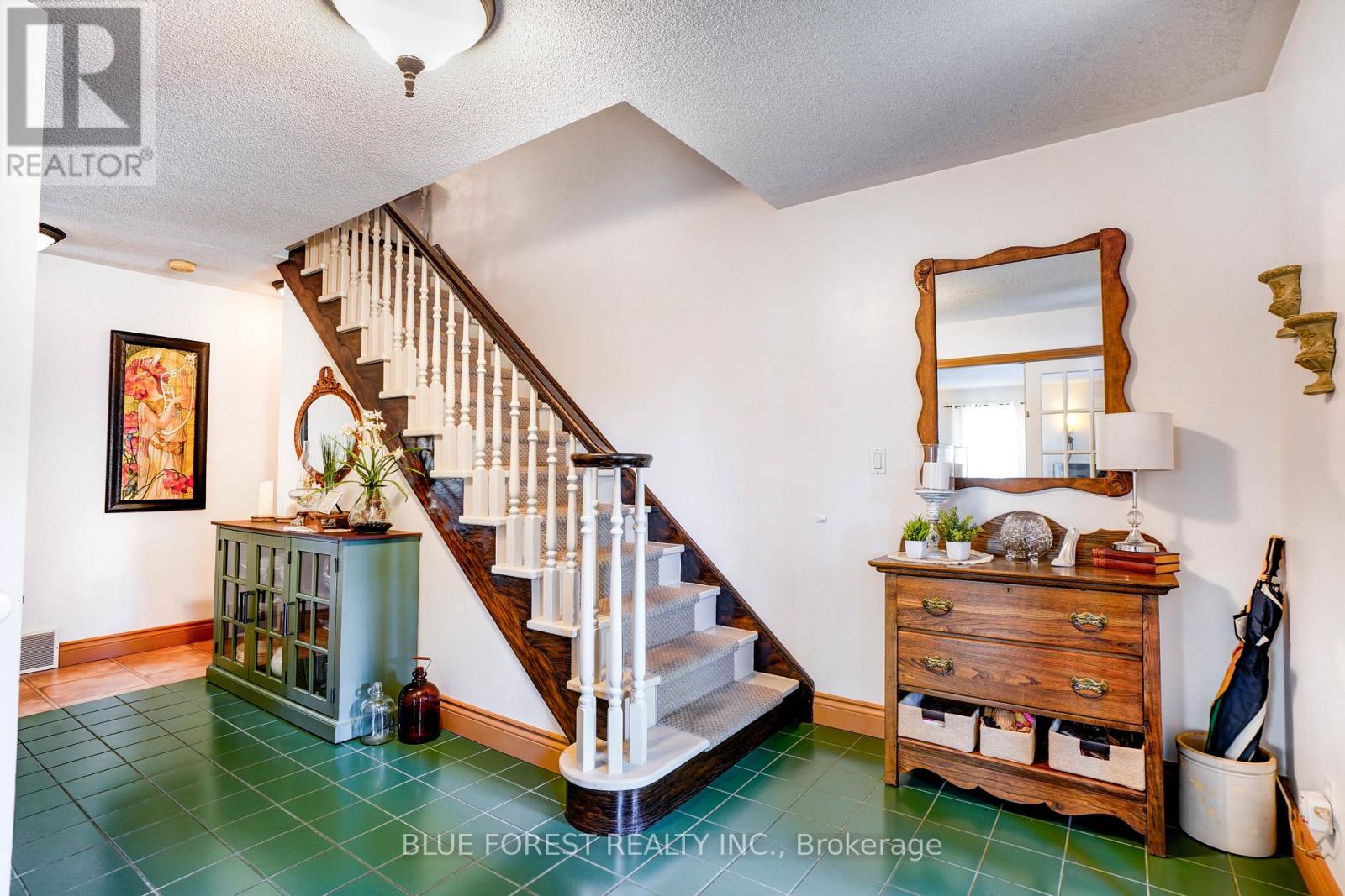 174 Mcarthur Street, Dutton/dunwich, Ontario  N0L 1J0 - Photo 5 - X12502918