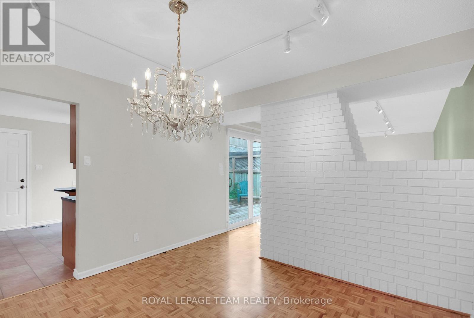 26 Jackson Court, Ottawa, Ontario  K2K 1B7 - Photo 12 - X12502862