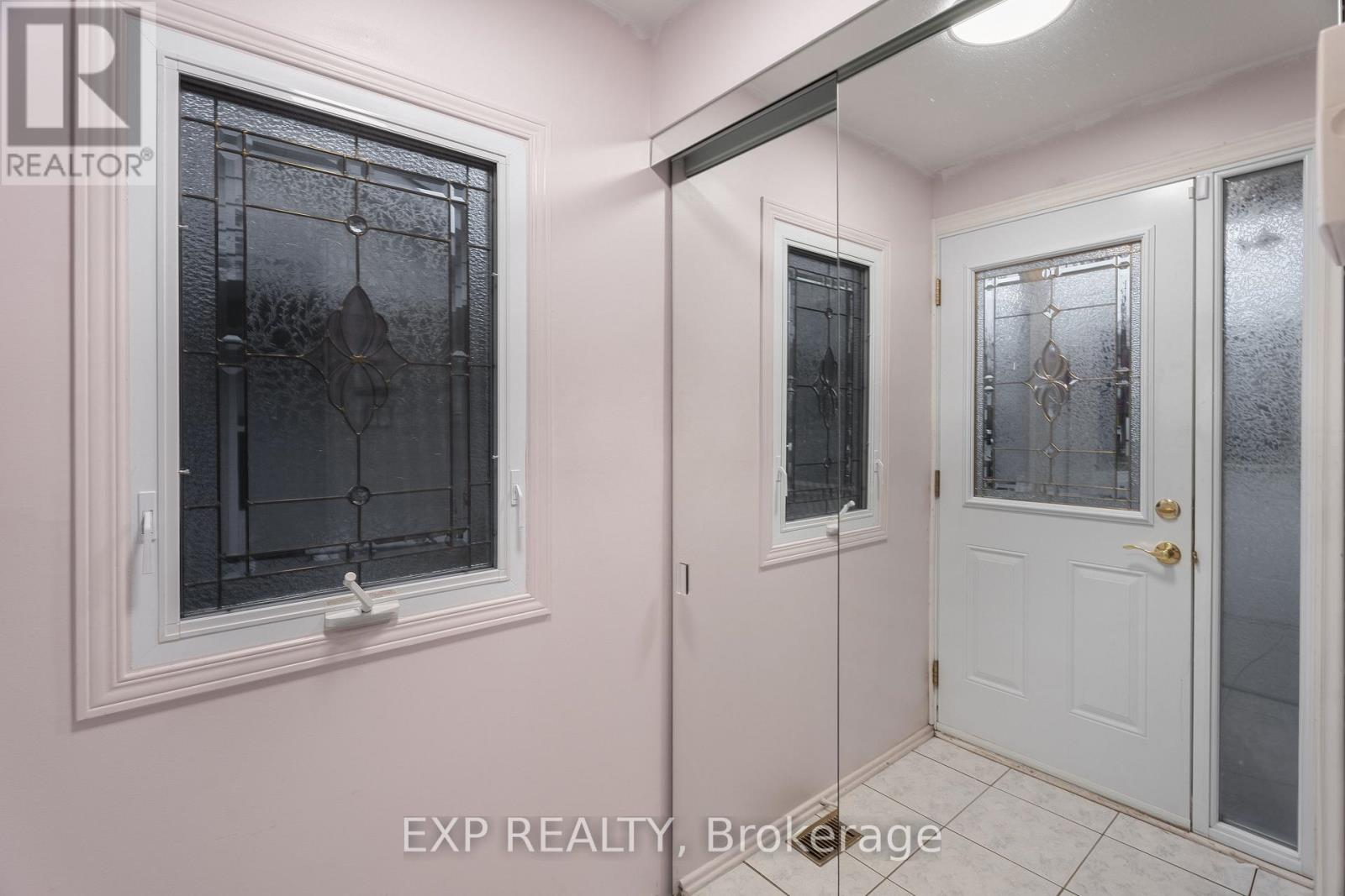 109 Woodfield Drive, Ottawa, Ontario  K2G 0A1 - Photo 2 - X12503002