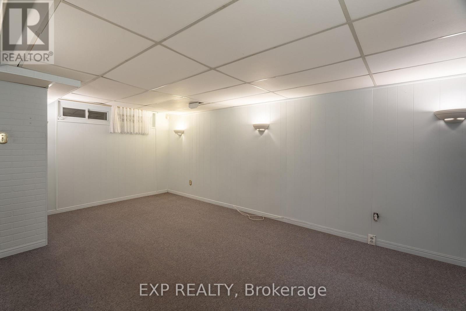 109 Woodfield Drive, Ottawa, Ontario  K2G 0A1 - Photo 23 - X12503002