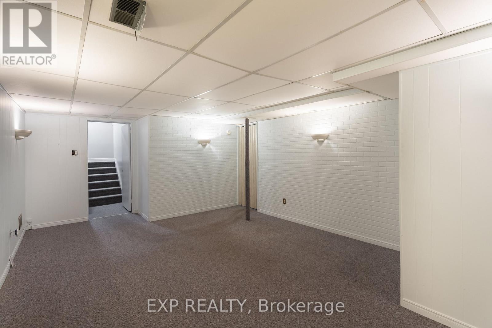 109 Woodfield Drive, Ottawa, Ontario  K2G 0A1 - Photo 24 - X12503002