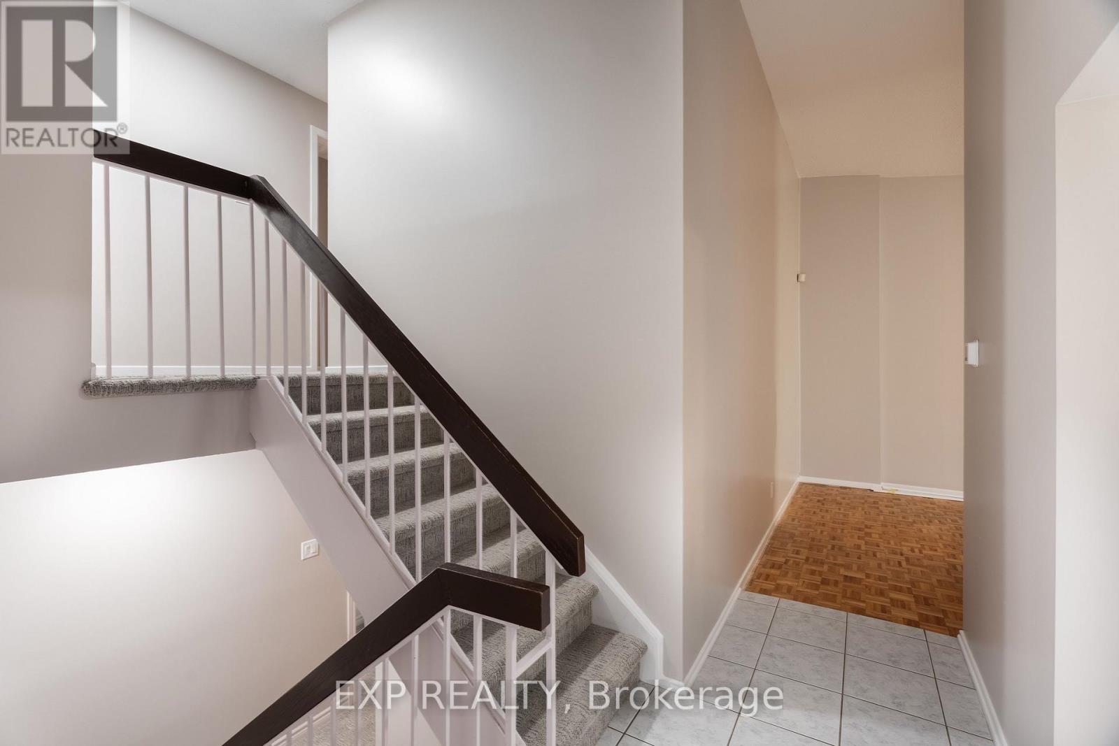 109 Woodfield Drive, Ottawa, Ontario  K2G 0A1 - Photo 3 - X12503002