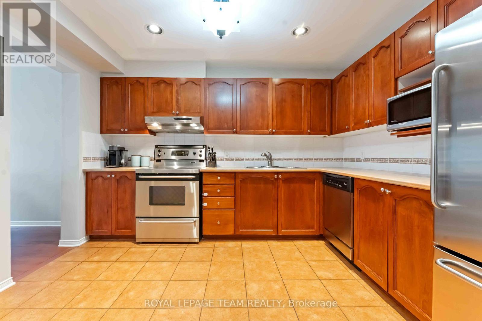 7 Fairpark Drive, Ottawa, Ontario  K2G 6X1 - Photo 14 - X12503032