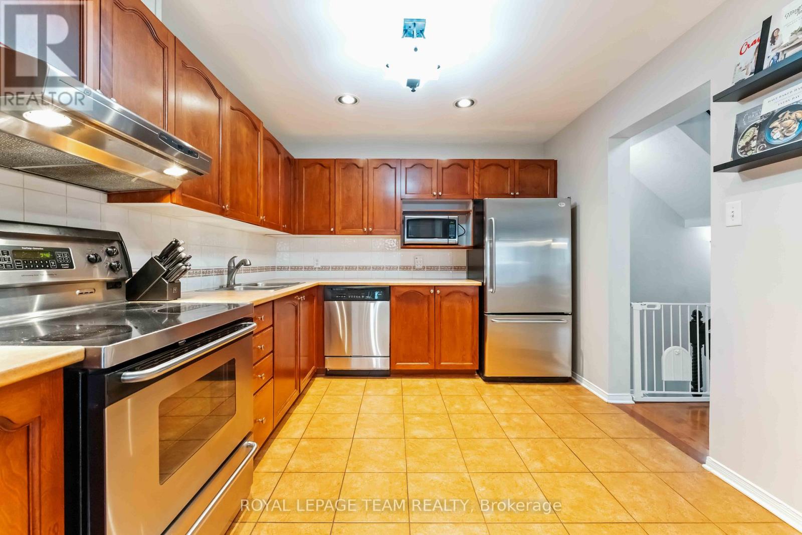 7 Fairpark Drive, Ottawa, Ontario  K2G 6X1 - Photo 16 - X12503032