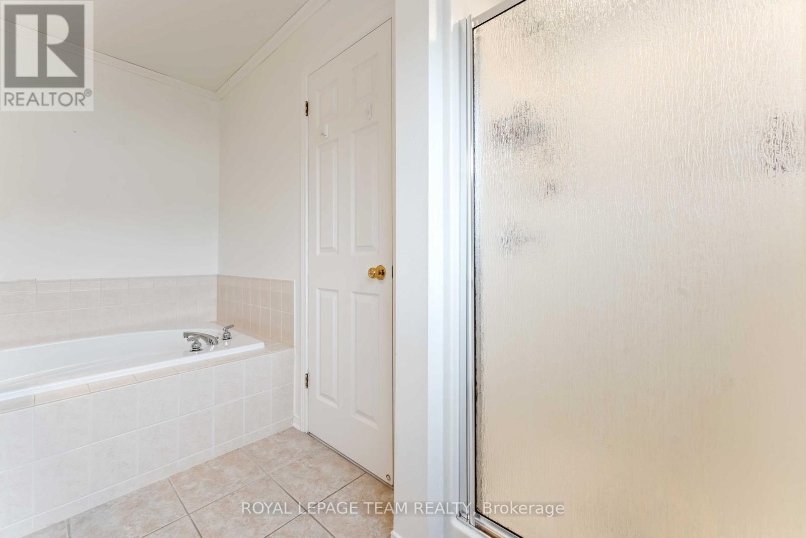 7 Fairpark Drive, Ottawa, Ontario  K2G 6X1 - Photo 23 - X12503032