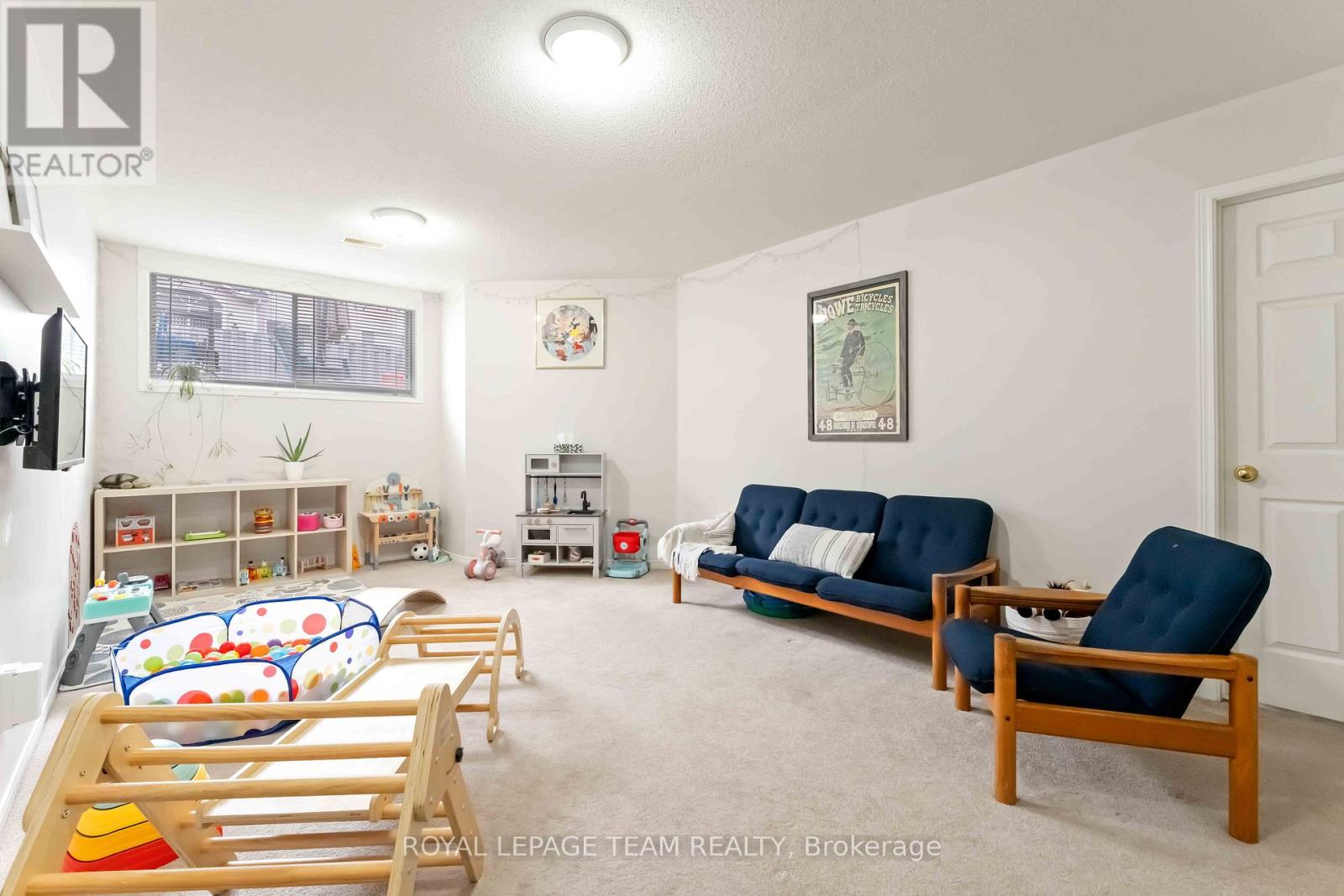 7 Fairpark Drive, Ottawa, Ontario  K2G 6X1 - Photo 34 - X12503032