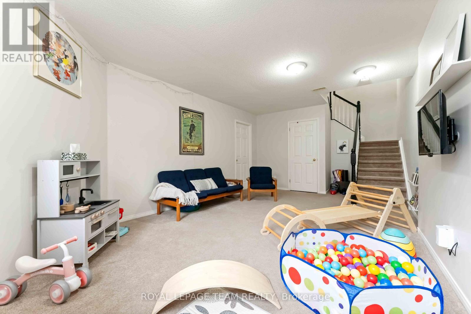 7 Fairpark Drive, Ottawa, Ontario  K2G 6X1 - Photo 35 - X12503032