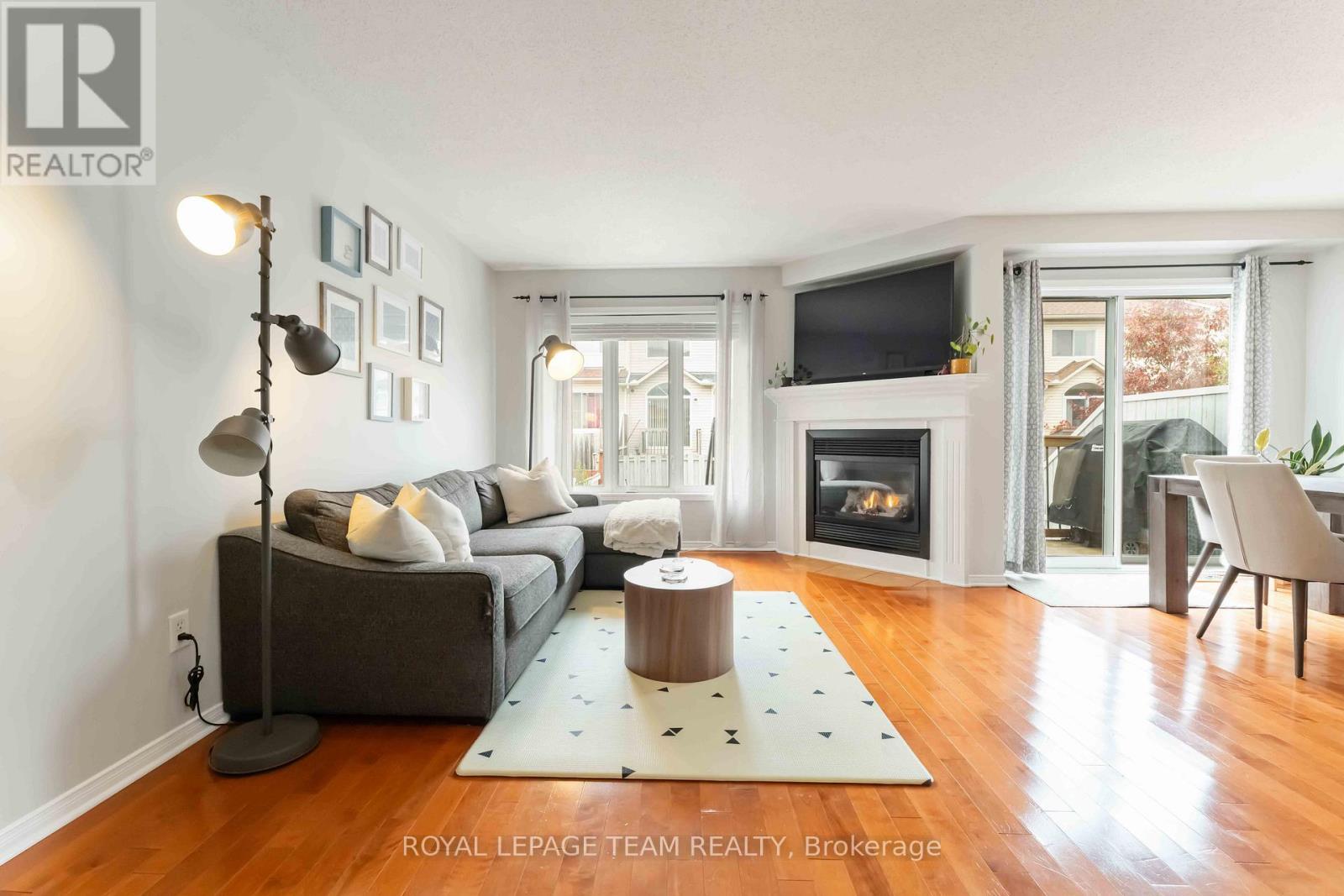 7 Fairpark Drive, Ottawa, Ontario  K2G 6X1 - Photo 6 - X12503032