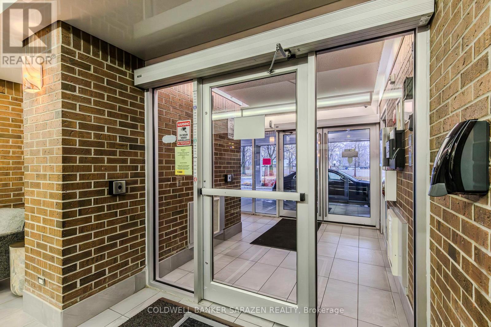 901 - 1380 Prince Of Wales Drive, Ottawa, Ontario  K2C 3N5 - Photo 2 - X12503080