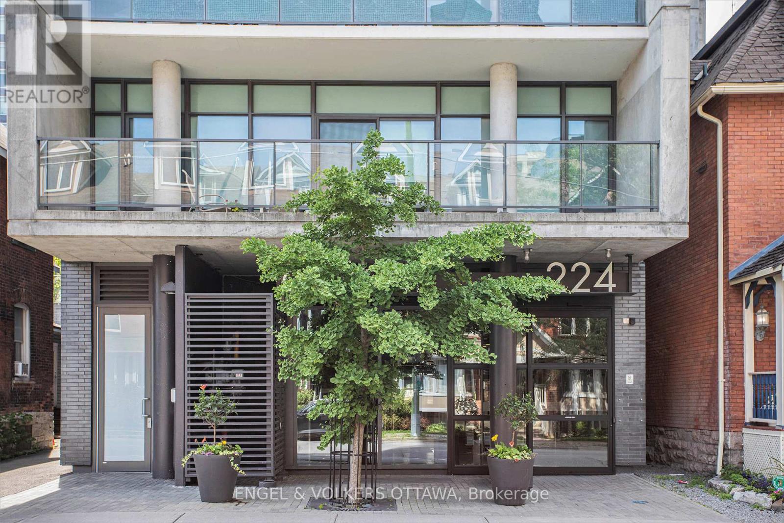 1113 - 224 Lyon Street, Ottawa, Ontario  K1R 5V9 - Photo 2 - X12503136