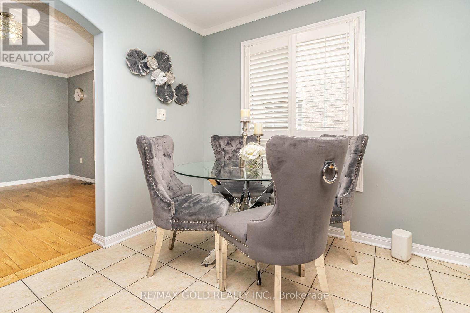 34 Jingle Crescent, Brampton, Ontario  L6S 0B2 - Photo 10 - W12495948