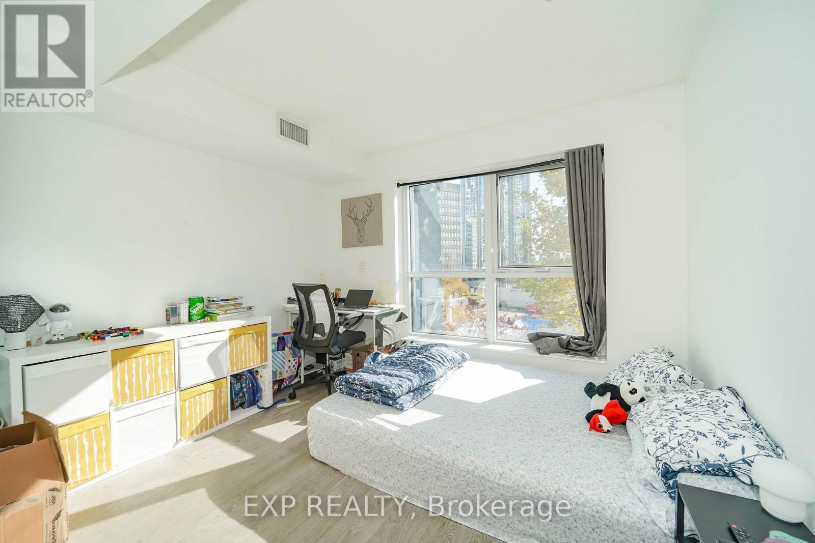 308a - 7 Mabelle Avenue, Toronto, Ontario  M9A 4X7 - Photo 10 - W12497486