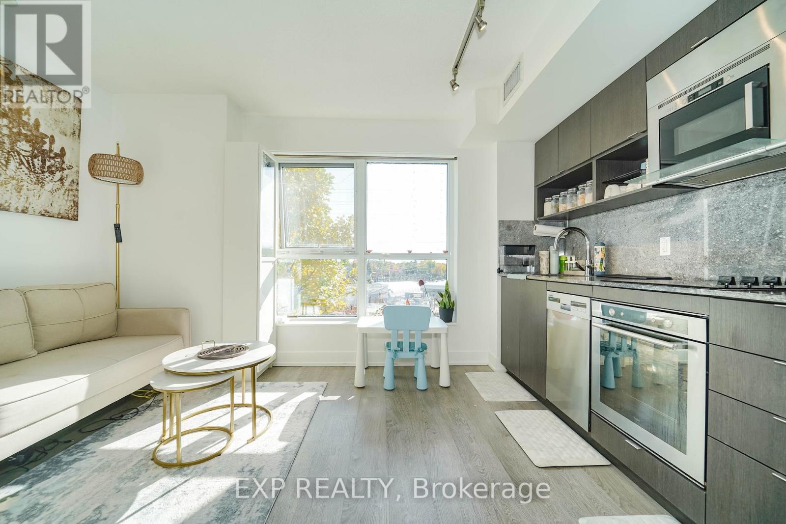 308a - 7 Mabelle Avenue, Toronto, Ontario  M9A 4X7 - Photo 6 - W12497486