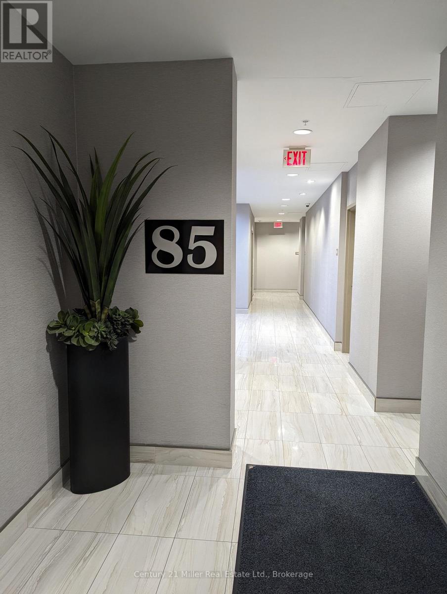 106 - 85 Robinson Street, Hamilton, Ontario  L8P 3G1 - Photo 4 - X12503046