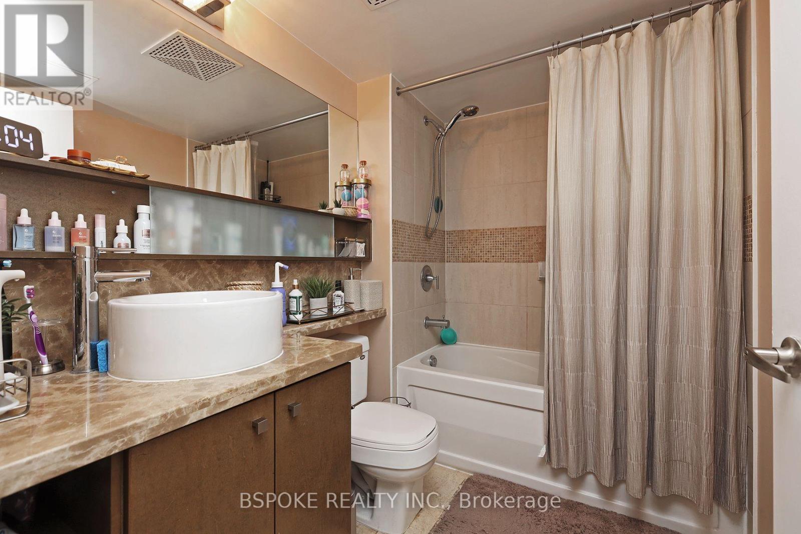 5016 - 11 Brunel Court, Toronto, Ontario  M5V 3Y3 - Photo 10 - C12502614