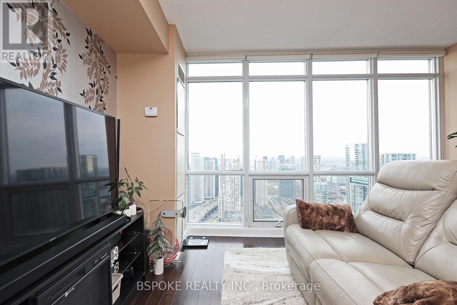 5016 - 11 Brunel Court, Toronto, Ontario  M5V 3Y3 - Photo 12 - C12502614