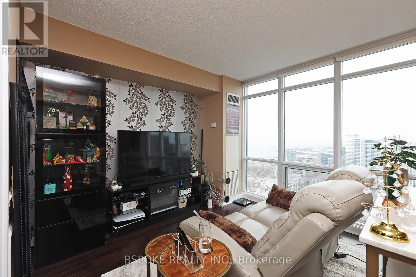 5016 - 11 Brunel Court, Toronto, Ontario  M5V 3Y3 - Photo 3 - C12502614
