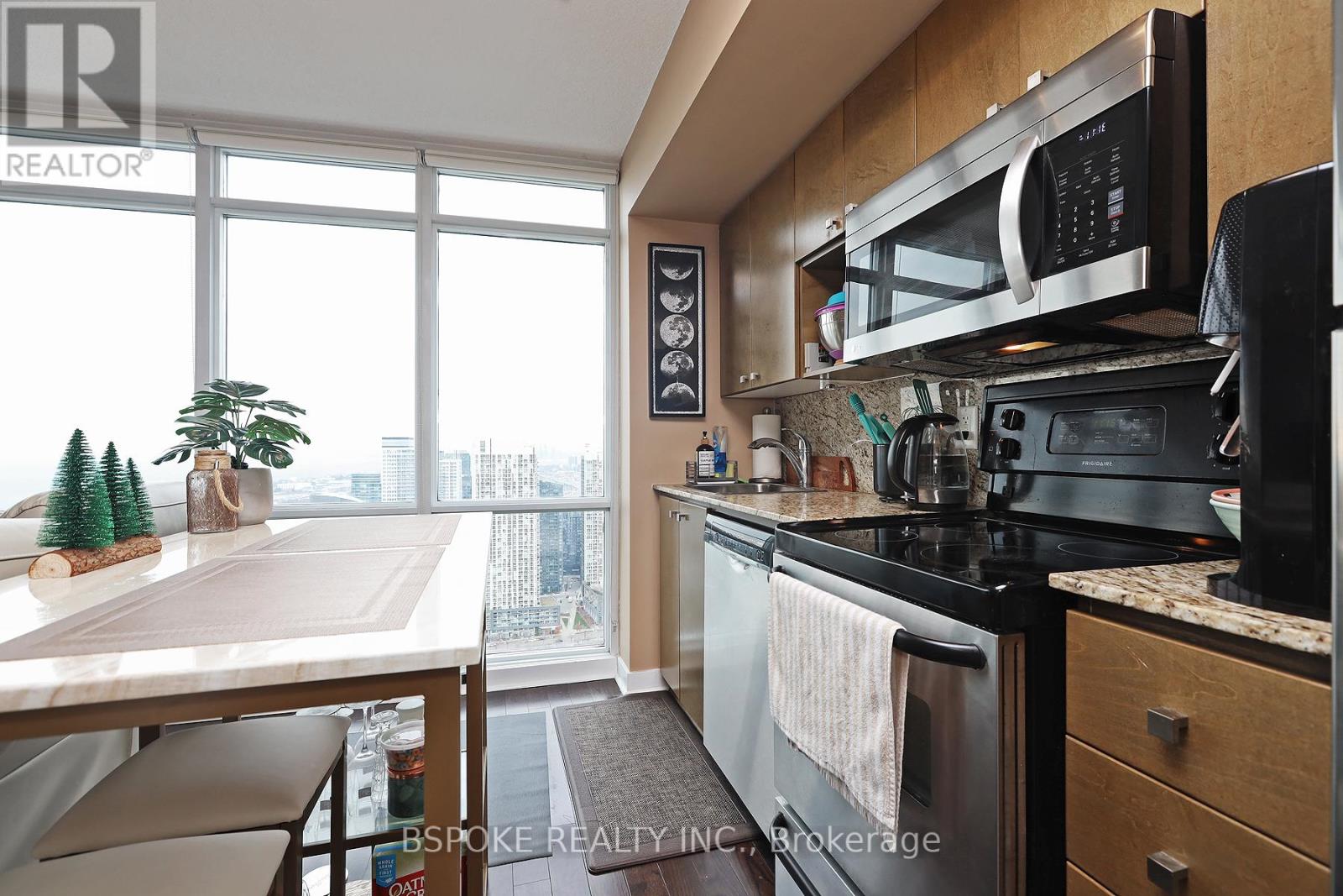 5016 - 11 Brunel Court, Toronto, Ontario  M5V 3Y3 - Photo 5 - C12502614