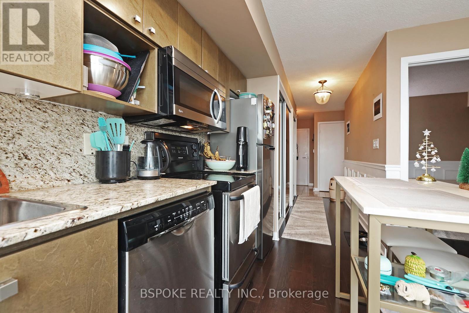 5016 - 11 Brunel Court, Toronto, Ontario  M5V 3Y3 - Photo 6 - C12502614