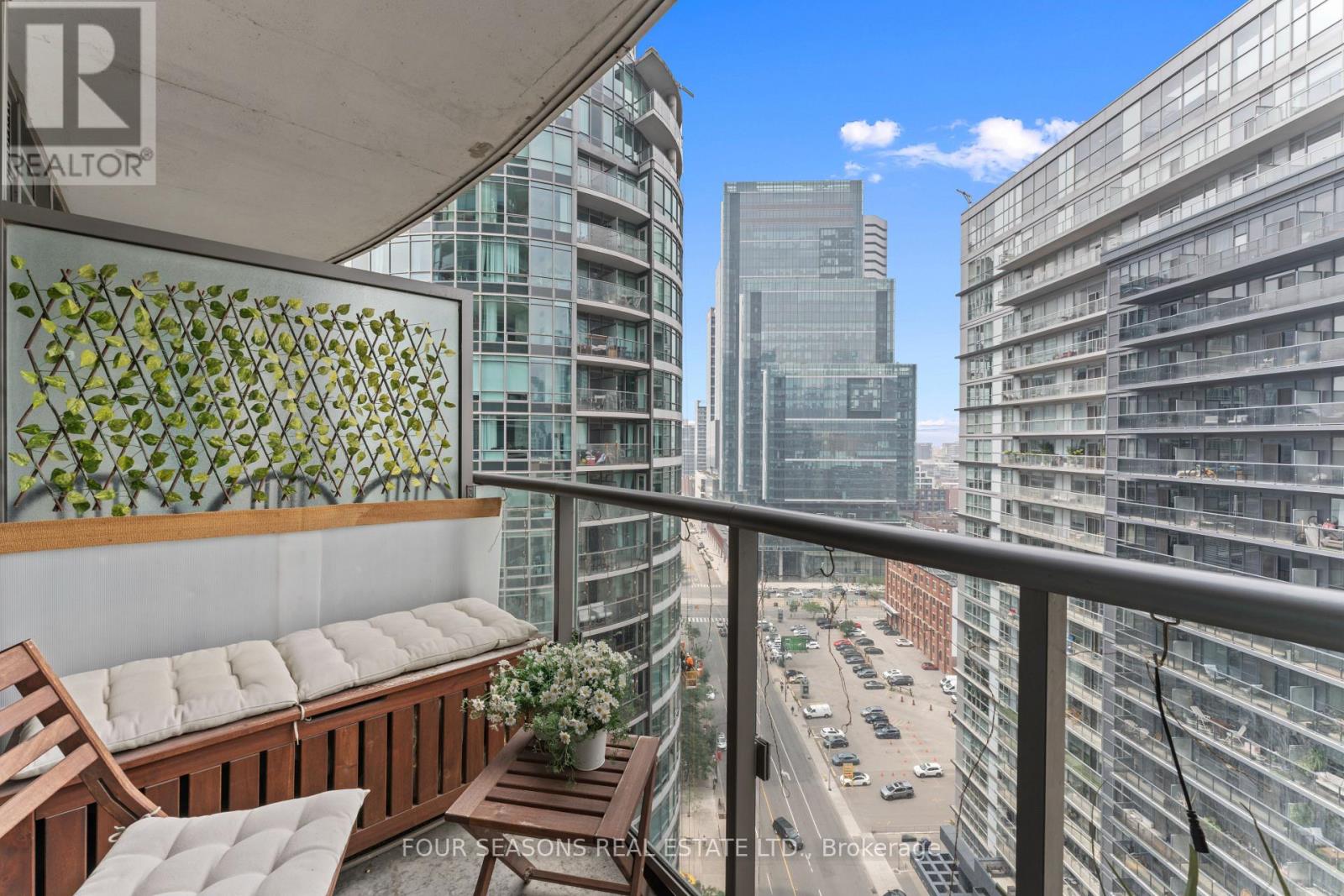 2510 - 361 Front Street W, Toronto, Ontario  M5V 3R5 - Photo 9 - C12502658