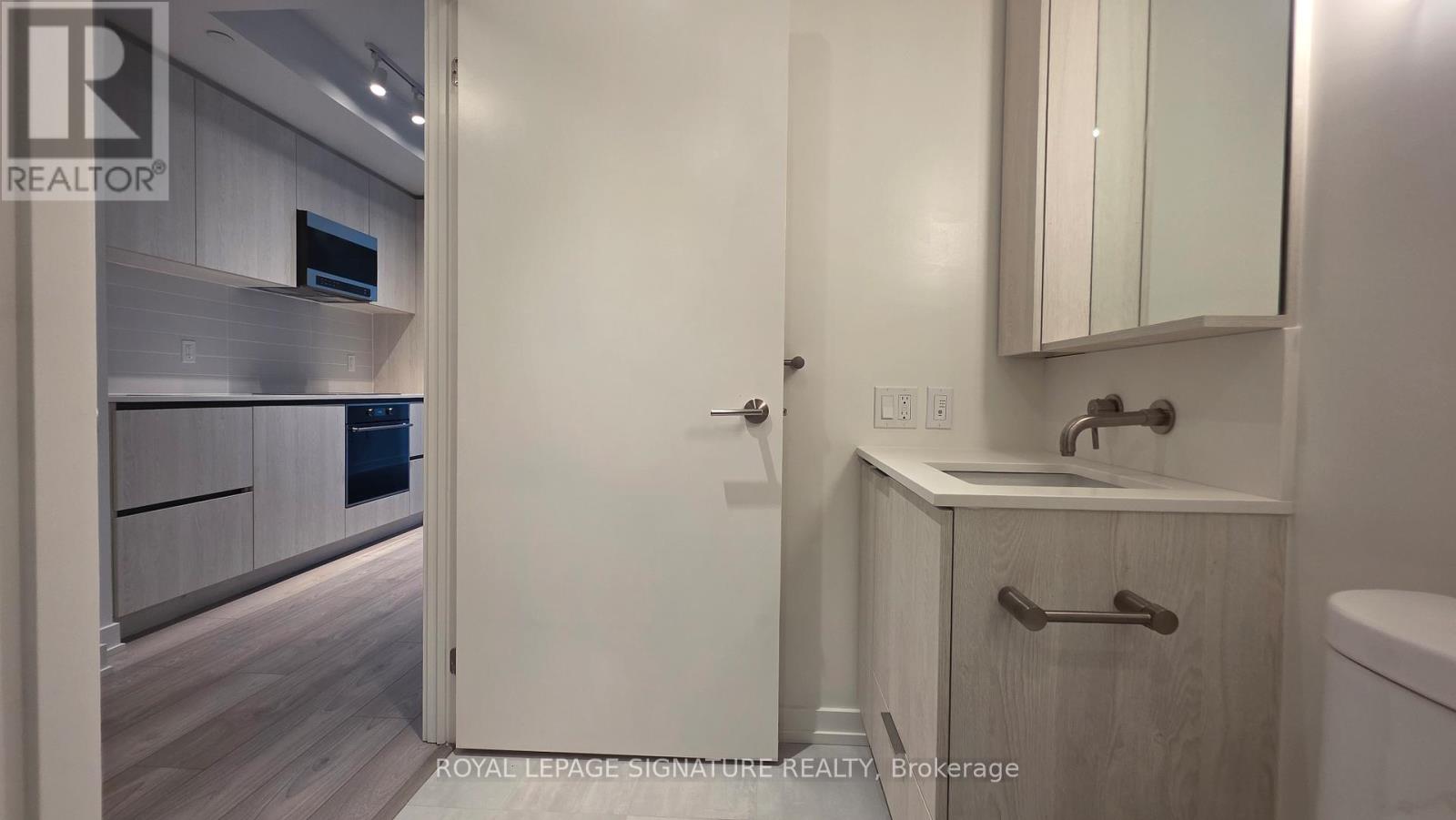 1304 - 110 Broadway Avenue, Toronto, Ontario  M4P 1V7 - Photo 11 - C12502660