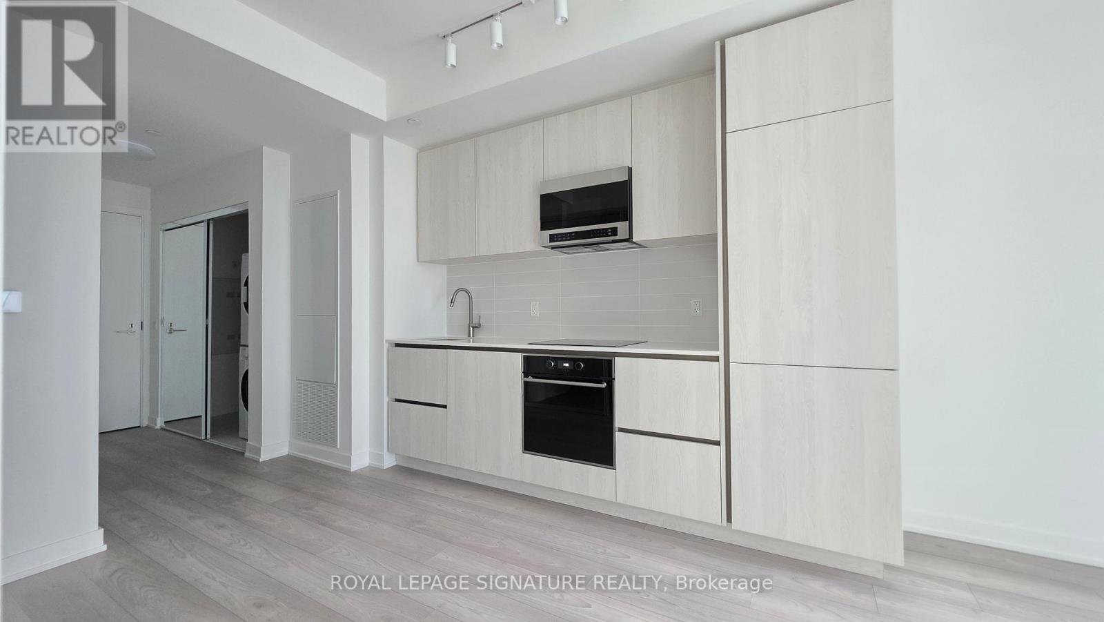 1304 - 110 Broadway Avenue, Toronto, Ontario  M4P 1V7 - Photo 5 - C12502660