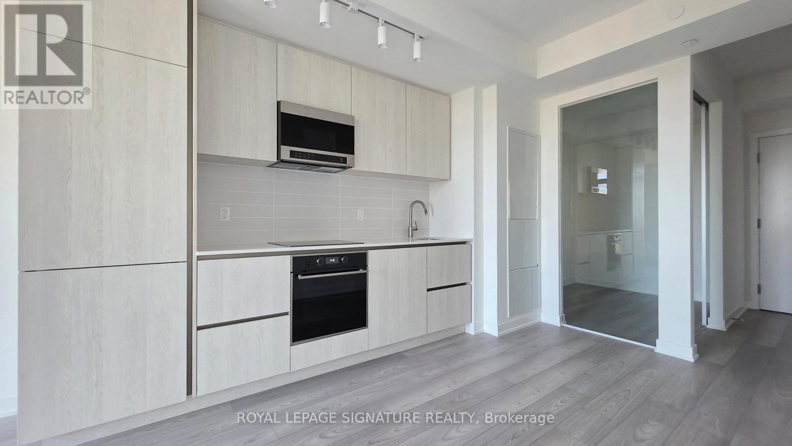 1310 - 110 Broadway Avenue, Toronto, Ontario  M4P 1V7 - Photo 8 - C12502708