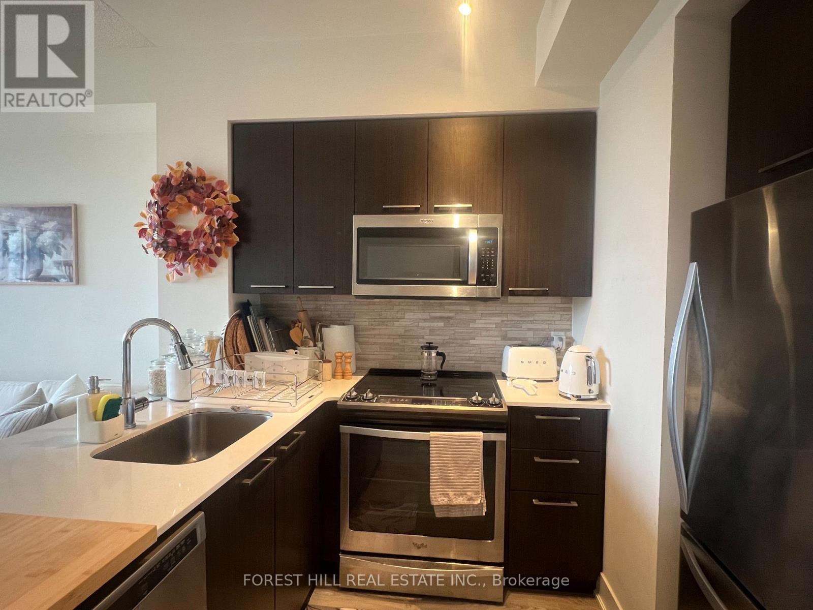 2103 - 30 Roehampton Avenue, Toronto, Ontario  M4P 0B9 - Photo 6 - C12502774